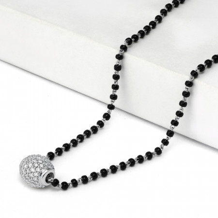18 karat White Gold Mangalsutra