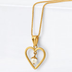 22ct Gold Pearl Pendant in Heart Shape
